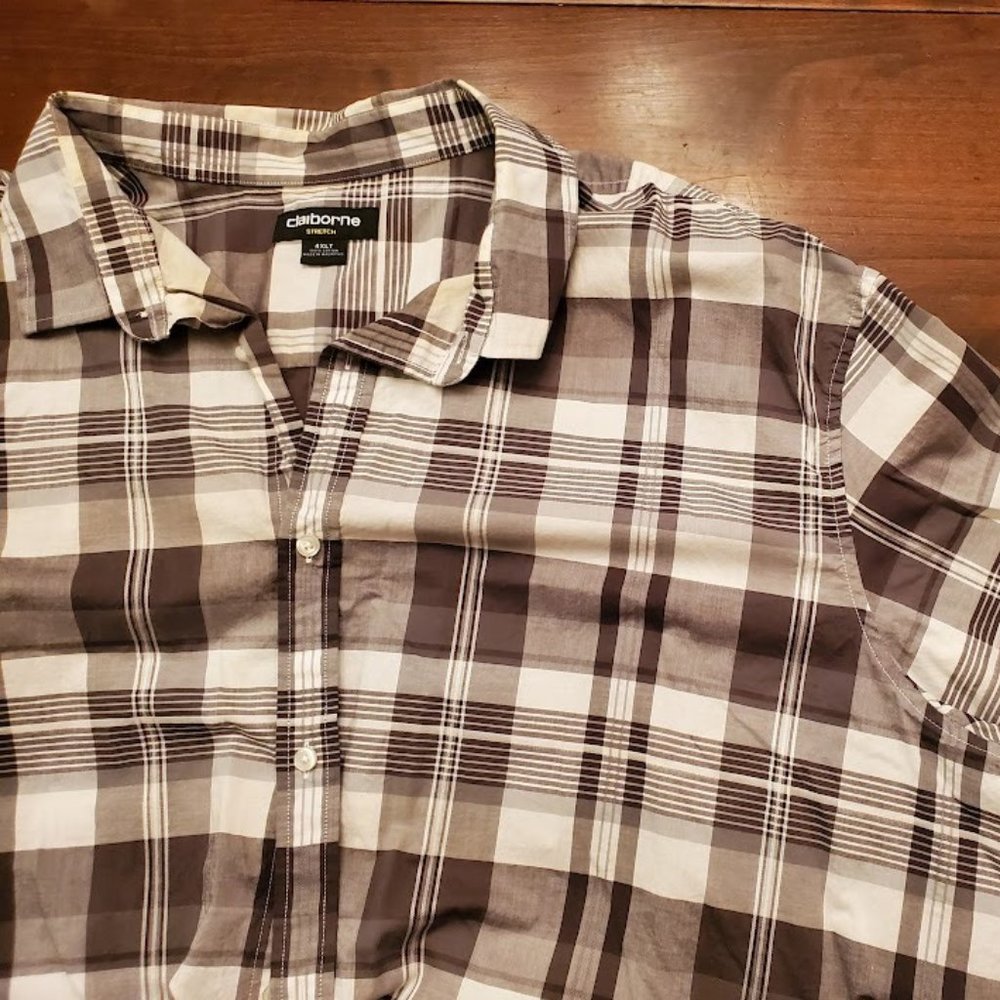 Claiborne Men's Big & Tall stretch woven shirt.  Short sleeve with pocket. 4XLT
